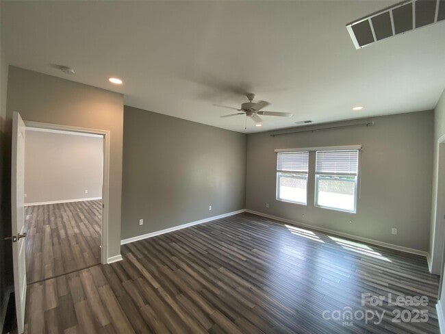 Building Photo - 5839 Eleanor Rigby Rd