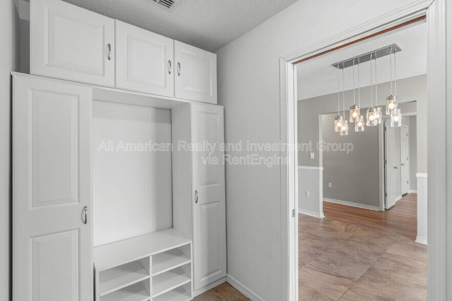 Building Photo - 203 Citadel Ln