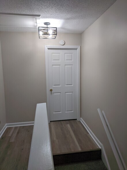 Building Photo - 7746 Shadowland Dr