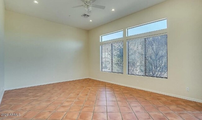 Building Photo - 42020 N Moss Springs Rd