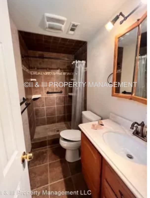 Building Photo - 15921 W 129th St