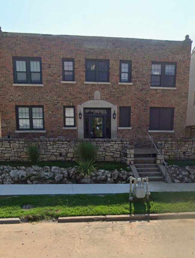 Building Photo - Virginia Ann