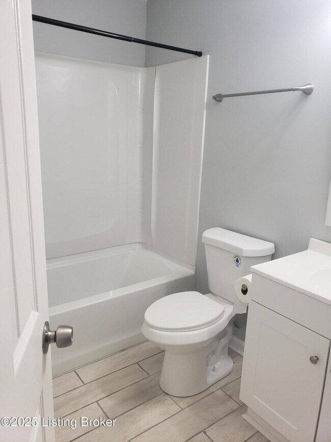 Building Photo - 100 E Florence Ave