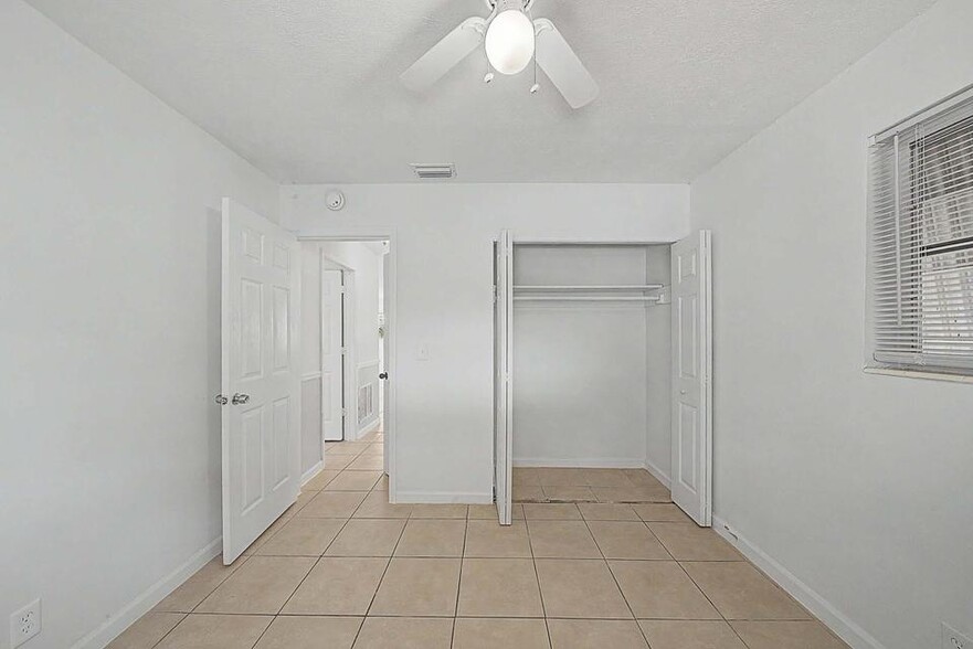 Building Photo - 301 SE 21st Ave