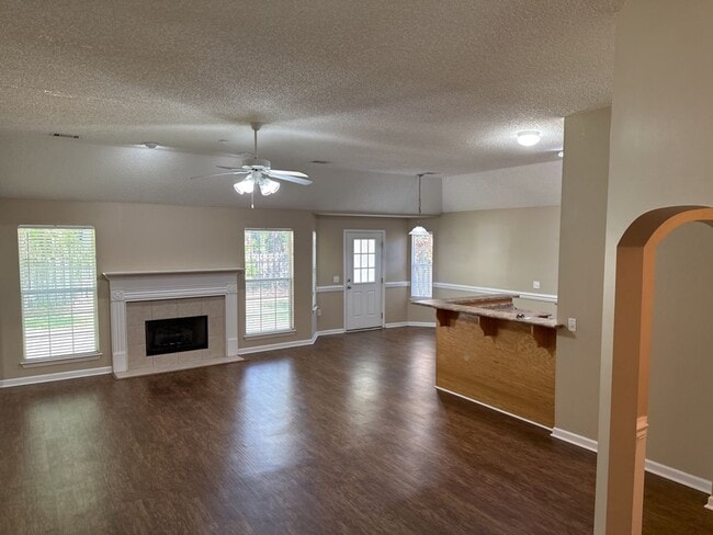 Building Photo - 567 Laurel Hill Cir
