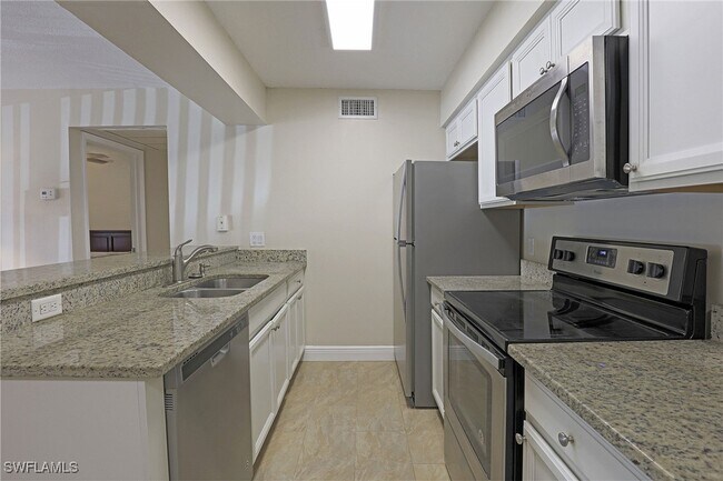 Building Photo - 5327 Summerlin Rd