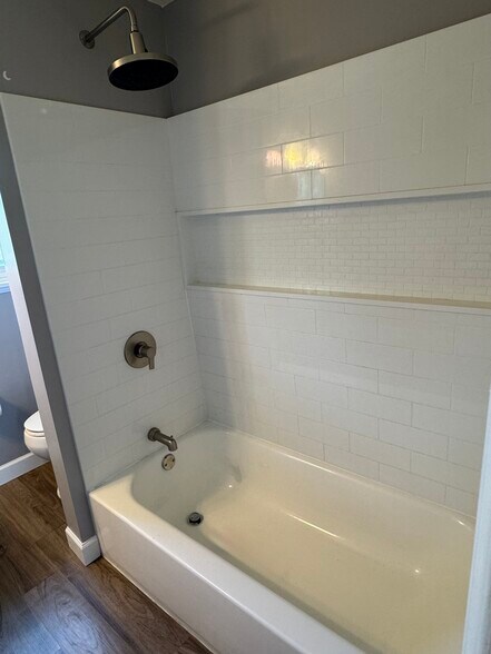Building Photo - 318 Fox Run