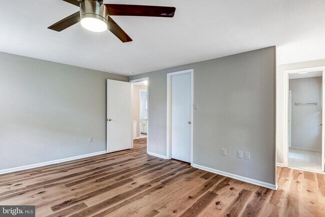 Building Photo - 5847 New England Woods Dr