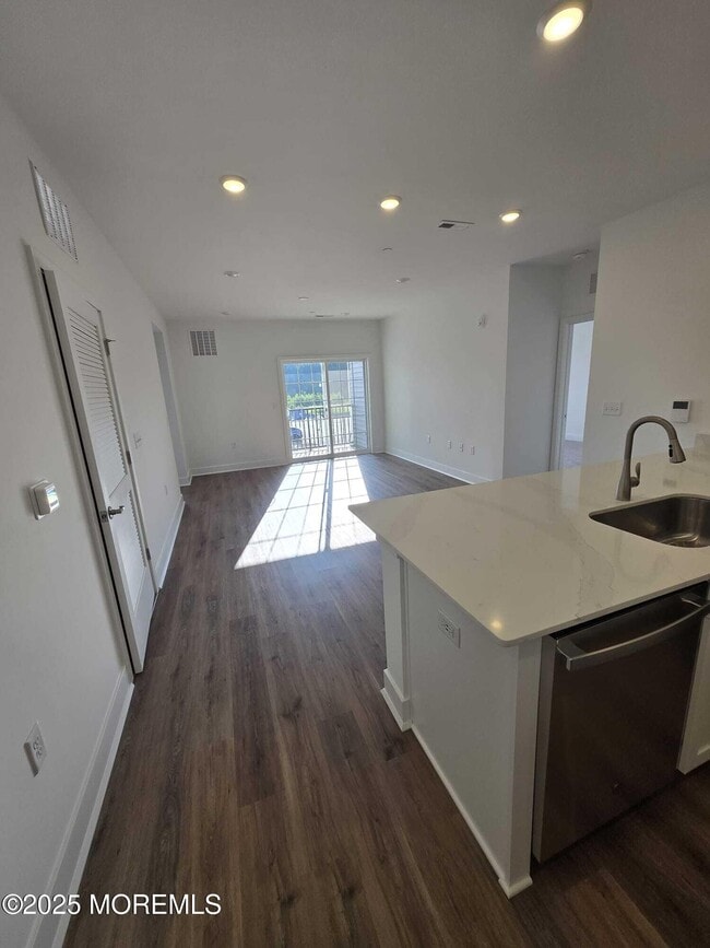 Building Photo - 28211 Radford Ct