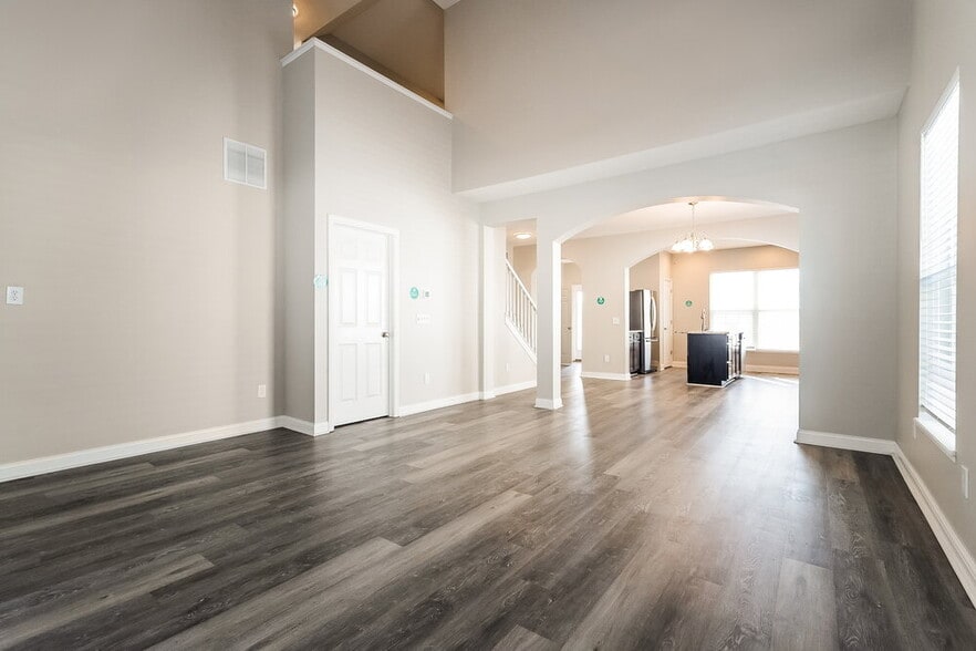 Building Photo - 6062 Caplinger Ave