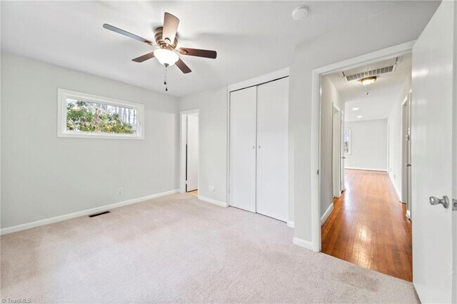 Building Photo - 2801 Wynnewood Dr