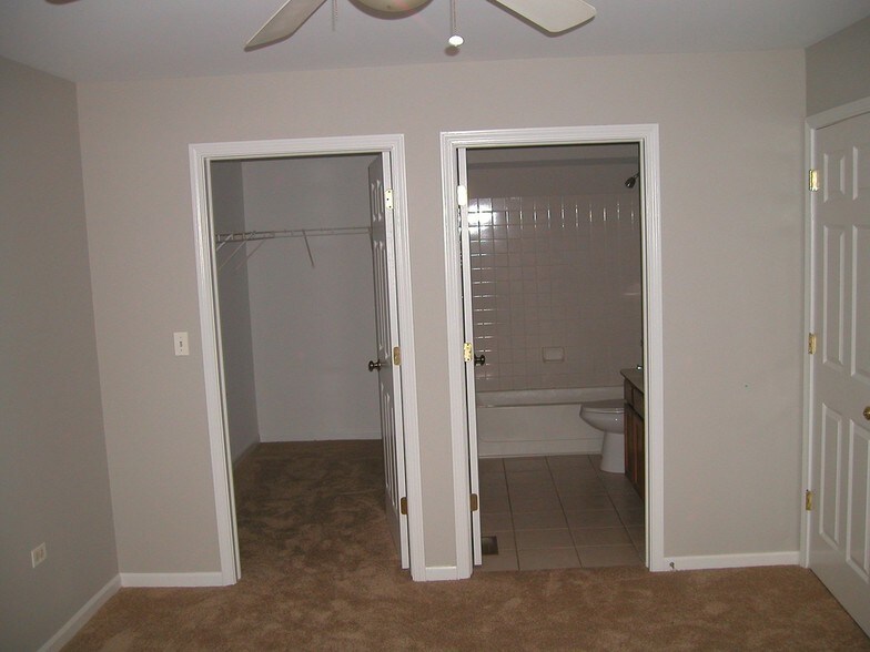 Building Photo - 2211 Waterleaf Ct