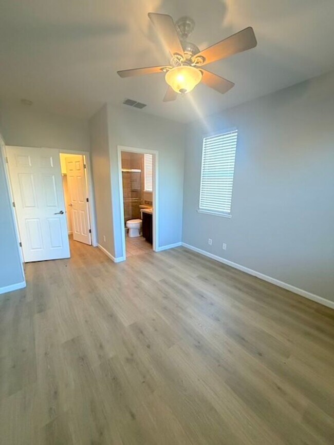 Building Photo - 4 Bedroom Home in Whitney Ranch with Access to Clubhouse