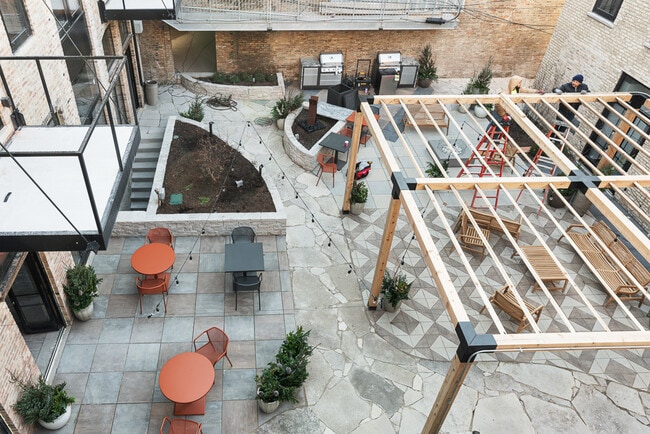 Building Photo - 1810 N Wells St