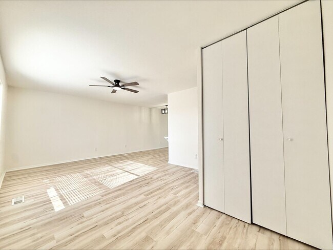 Building Photo - Brookside Beauty