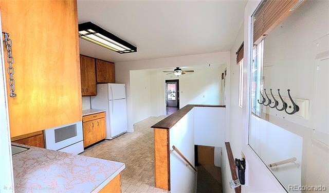 Building Photo - 916 Custer Ave