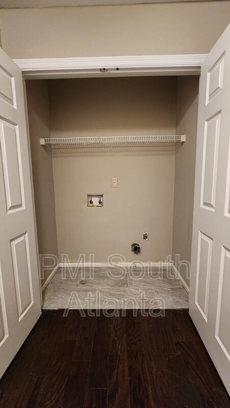 Building Photo - 3504 Lee Ct