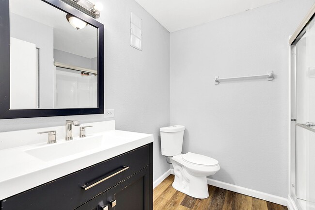 Building Photo - 3/2 unit in Titusville ready for new tenants!