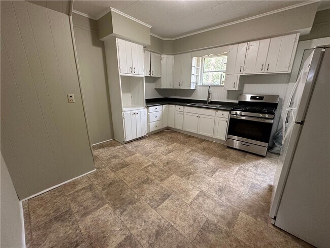 Building Photo - 7 Havens Ave