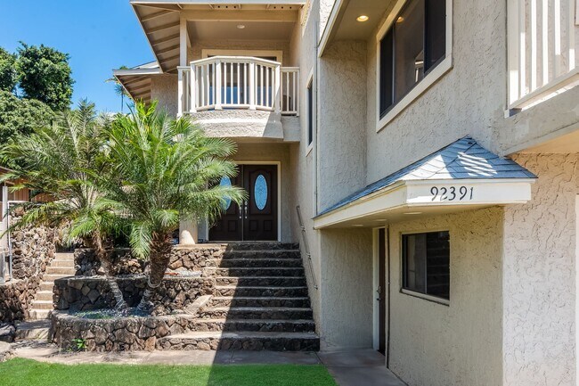 Building Photo - Large Island Getaway in Sunny Kapolei