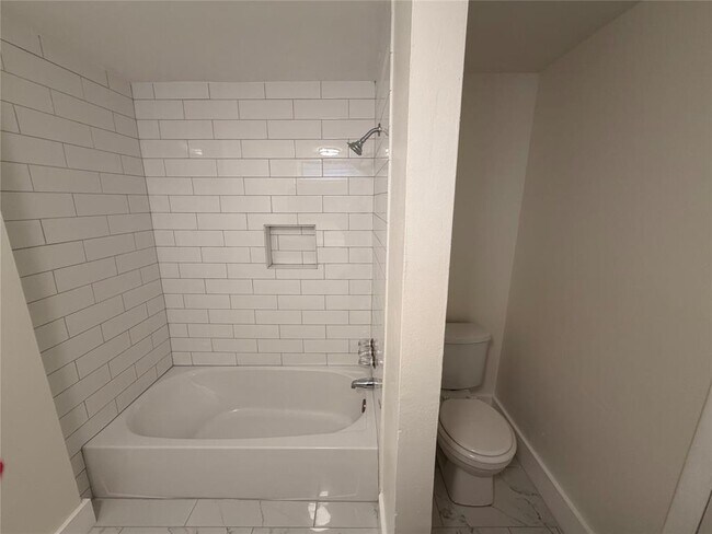 Building Photo - 3304 Red River St