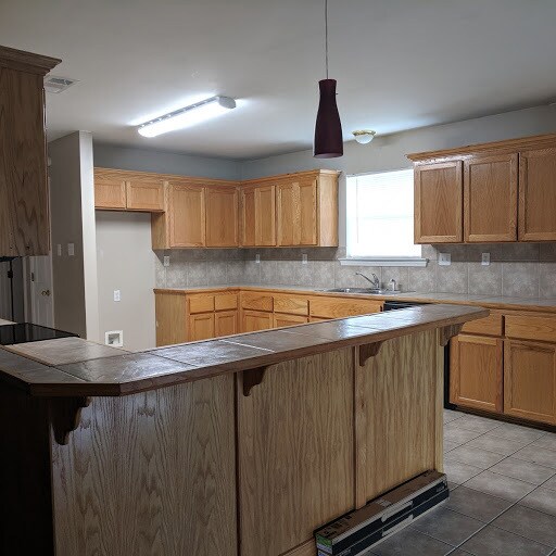 Building Photo - 36044 Raleigh Dr