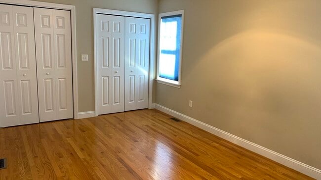 Building Photo - 500 Justin Dr