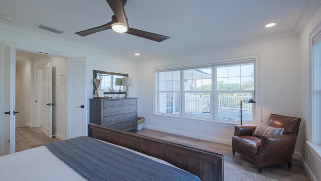 Building Photo - 12376 Jimmy Buffett Mem Hwy