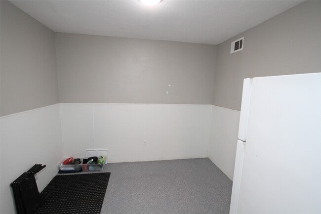 Building Photo - 11518 Bogs Rd