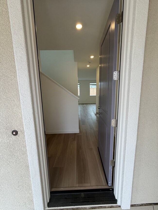 Building Photo - 3 Bedroom | 2.5 Bathroom | New two-story home in Elk Grove