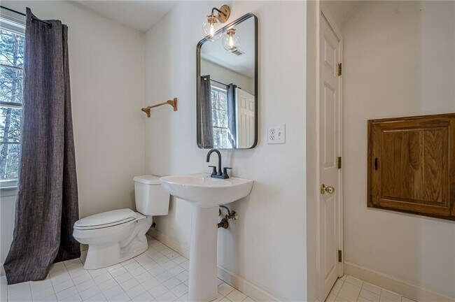 Building Photo - 34 Johnston Row NW