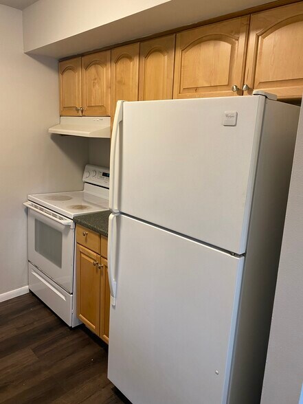 Building Photo - 5671 Williamsburg Way