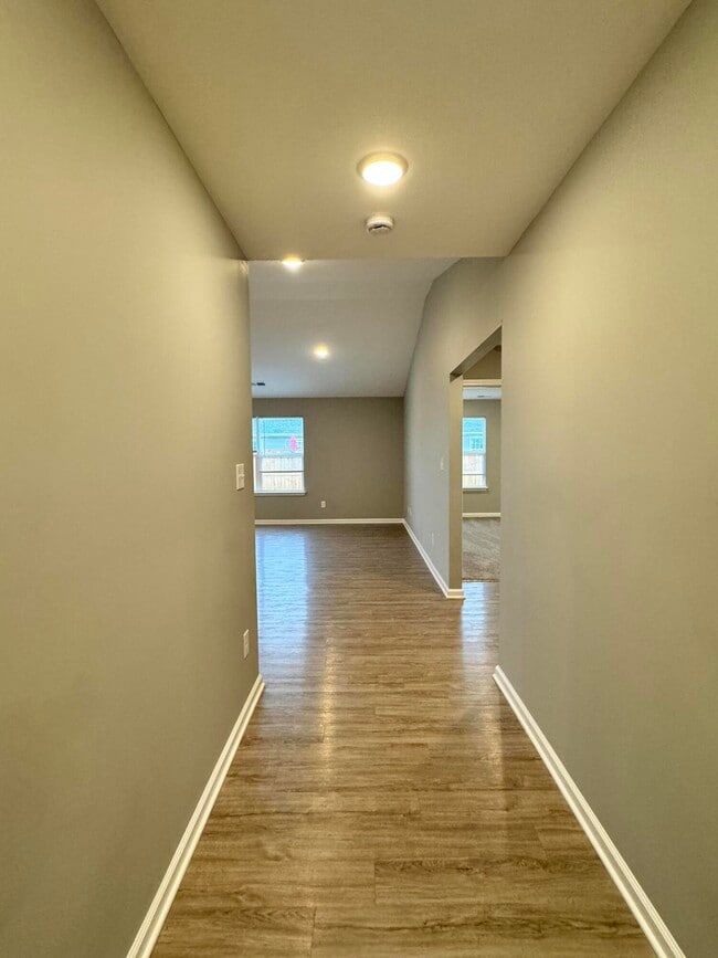 Building Photo - 401 Skaggs Blvd