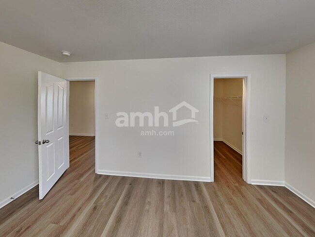 Building Photo - 10717 Pointer Ridge Dr