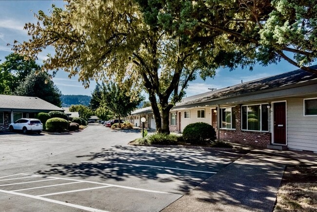 Building Photo - Fairway Village Apartments