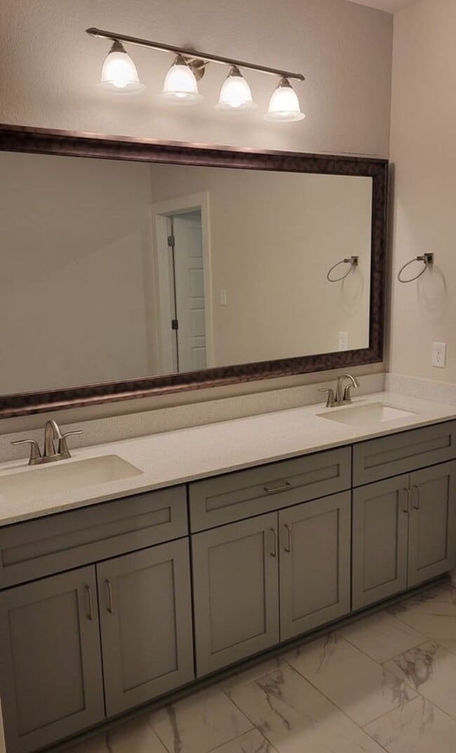 Building Photo - MOVE IN READY - 3/2/2 - GODLEY ISD