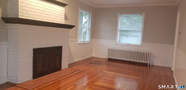 Building Photo - 54 Lambert St