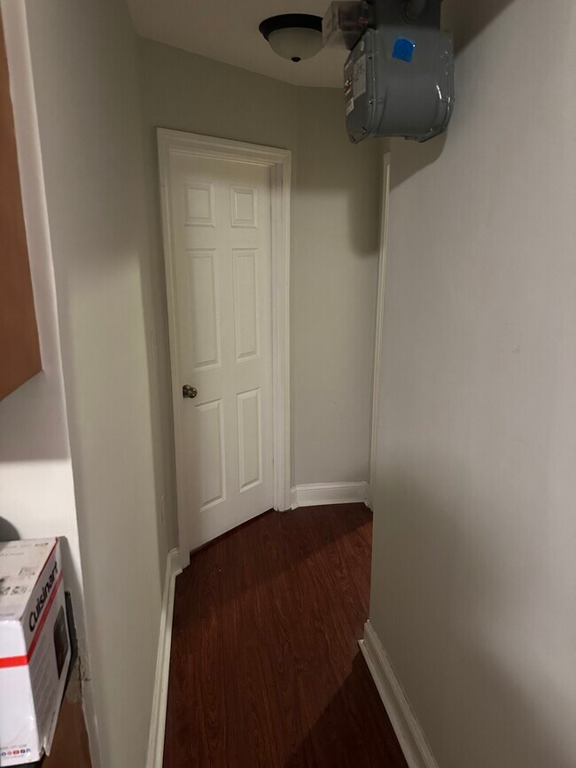 Building Photo - 70 Joy St