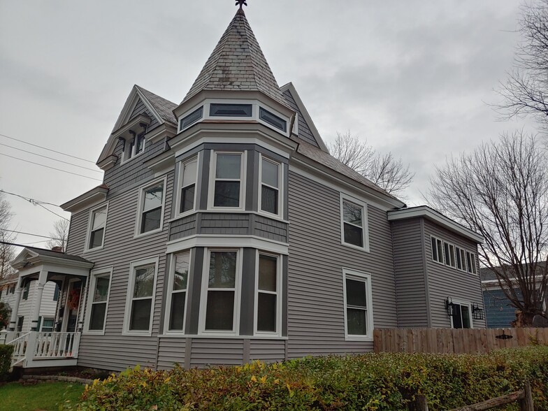Building Photo - 14 Maple St