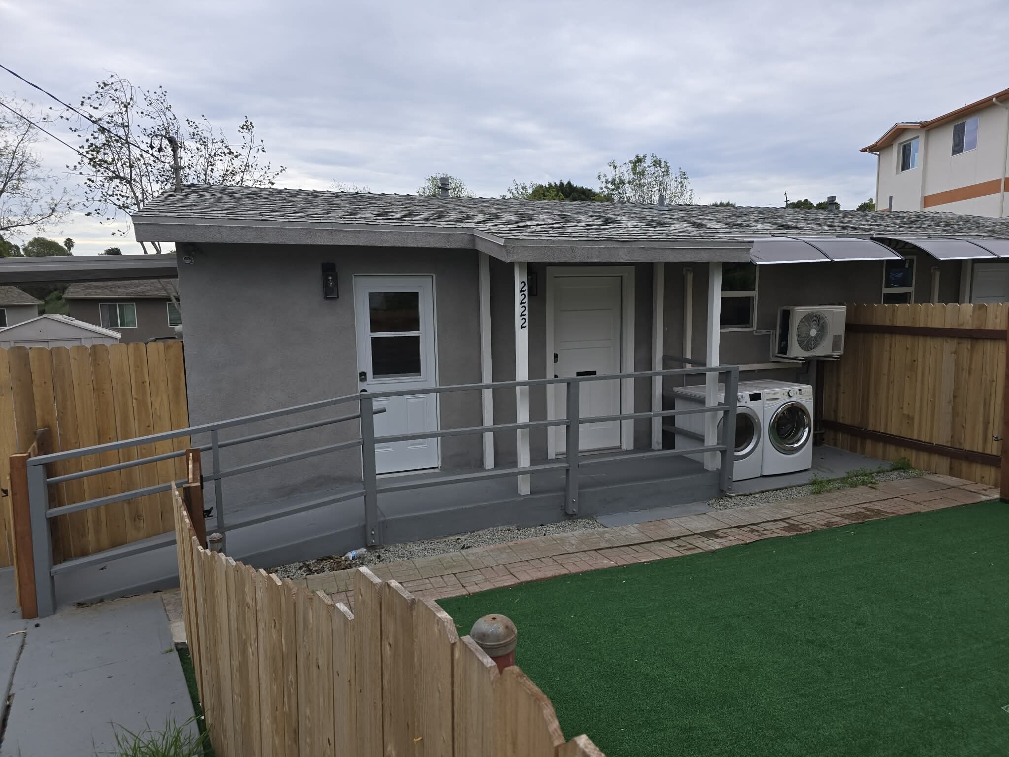 Building Photo - 2222 W Dunlop St