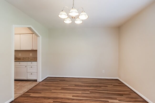 Building Photo - 14234 Juliedale Dr