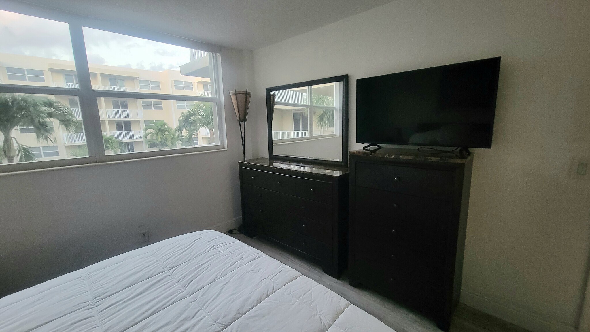 Building Photo - 2929 S Ocean Blvd