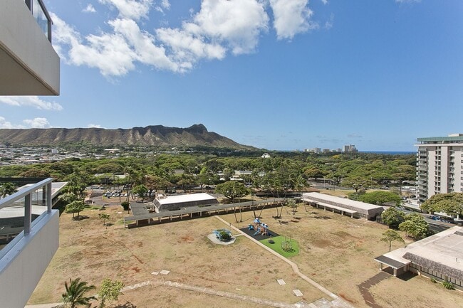 Building Photo - Two bedroom condo with stunning views of D...