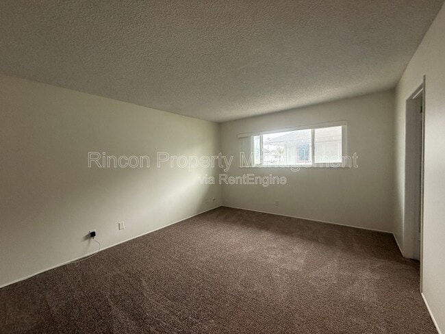 Building Photo - 2474 Seahorse Ave