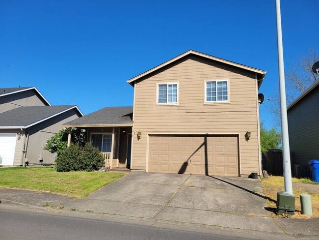 Building Photo - Updated House in NE Salem - Fenced Yard - Pet Friendly