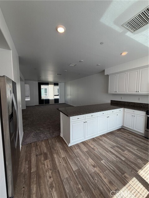 Building Photo - 8013 Olive Ln