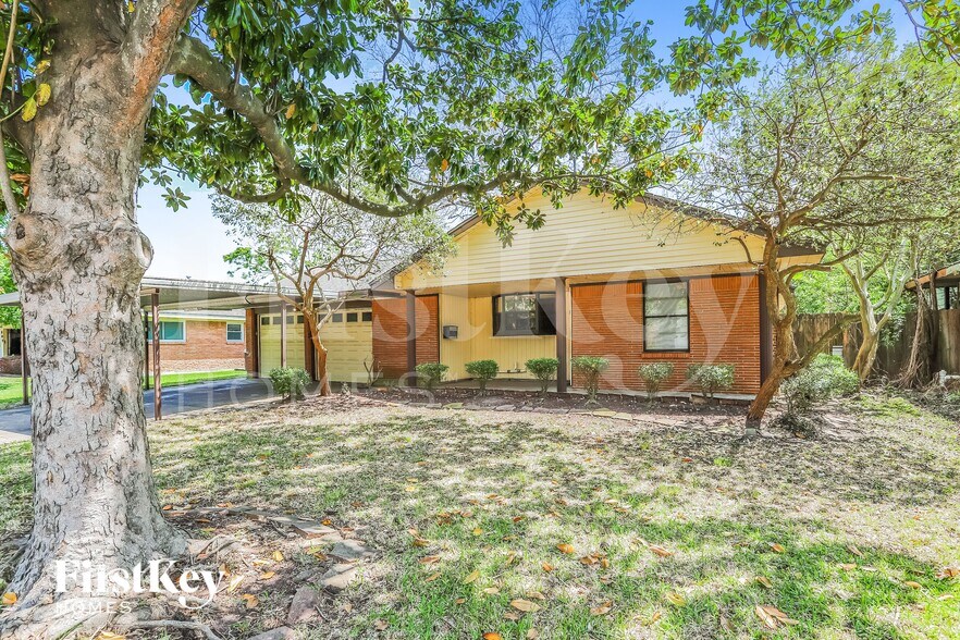 Building Photo - 813 Luella Ave