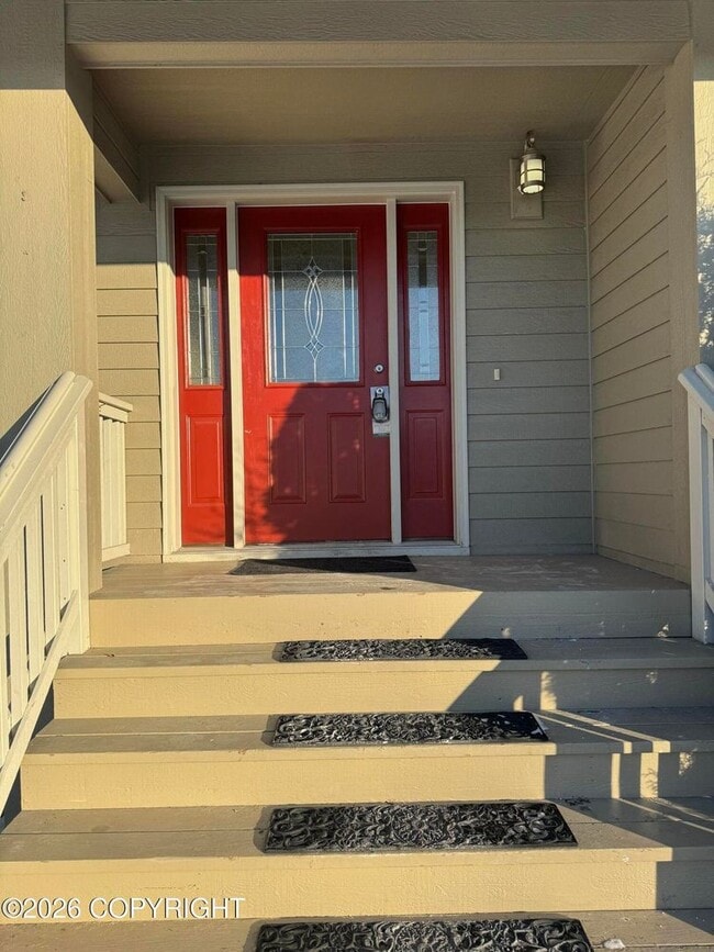 Building Photo - Stunning home in Goldenview