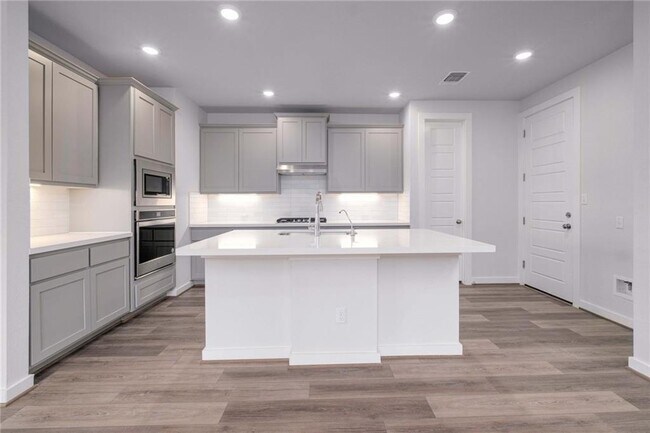 Building Photo - 129 Patrick Herndon Dr