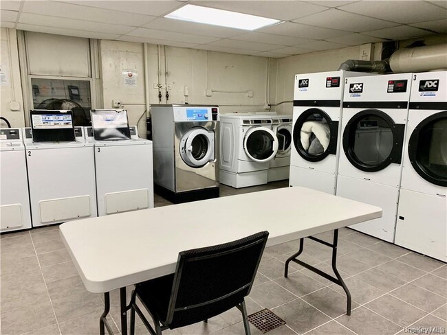 Building Photo - 1 Vincent Rd